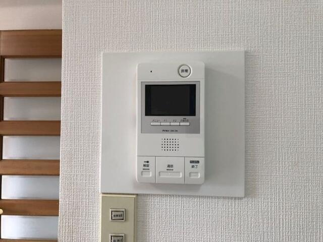 ロイヤルメゾン雪谷の設備|モニタ付きインターホンです