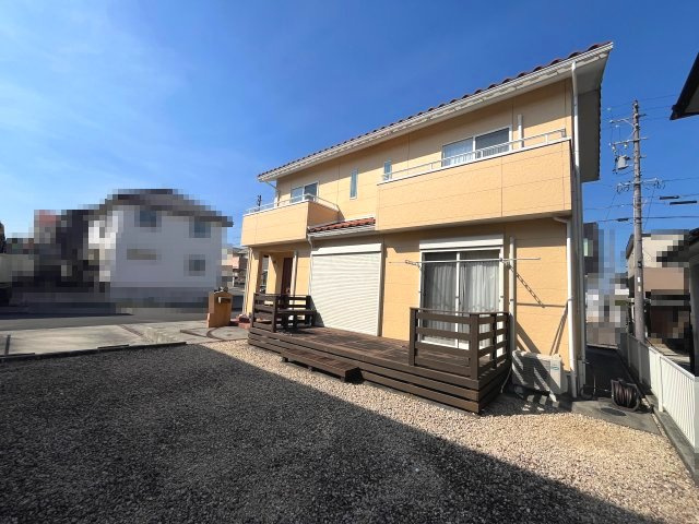 亀山市アイリス町の外観