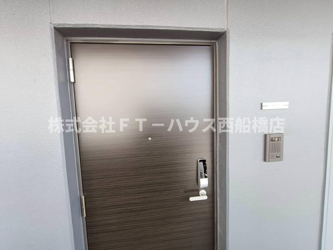 ルーチェ西船海神（旧ＤＯビル海神町東）の玄関
