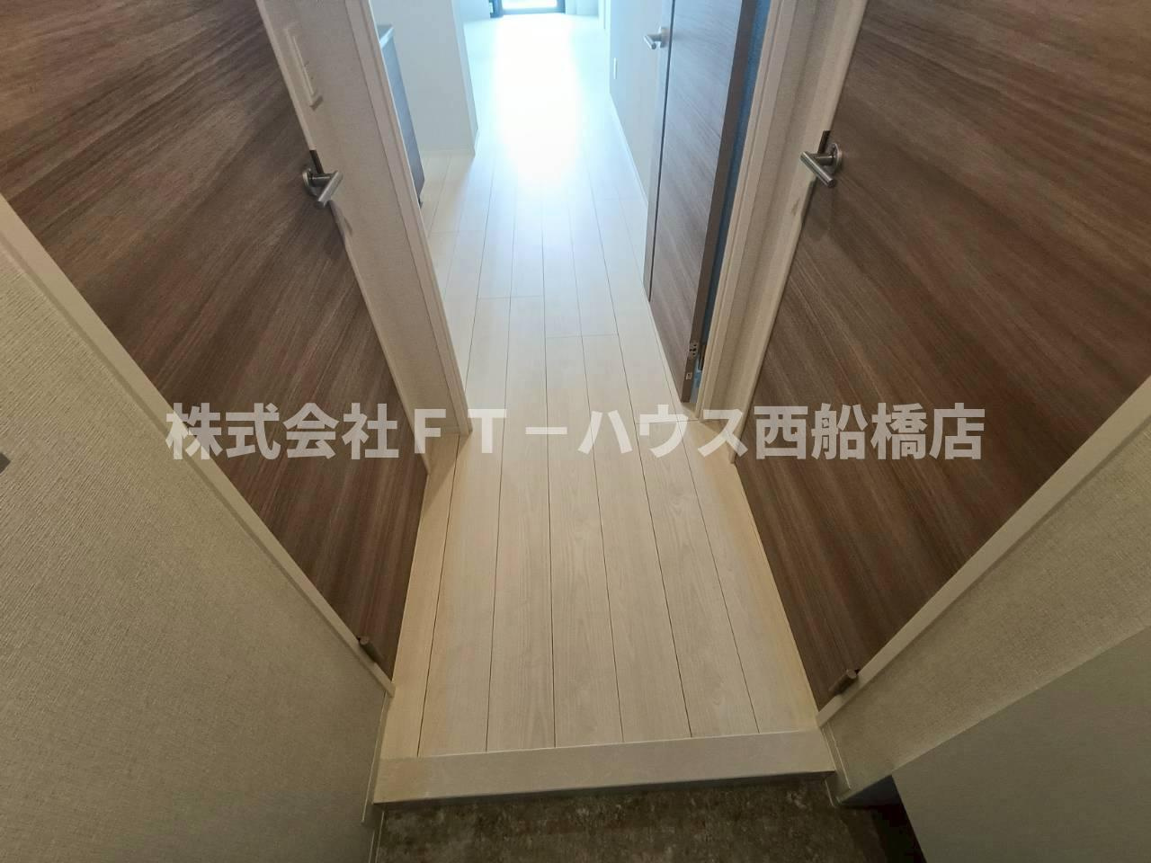 ルーチェ西船海神（旧ＤＯビル海神町東）の玄関