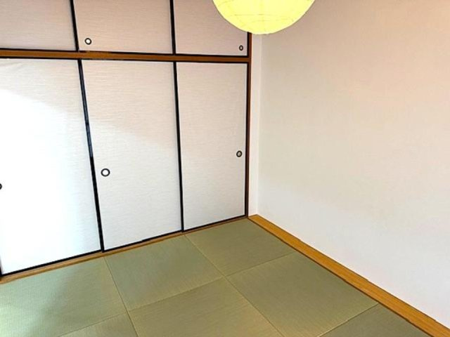 グランドメゾン六甲箕岡の和室|和室は、リビングから目が届く場所なので、お子様の遊び部屋・お昼寝スペースとして使うのも