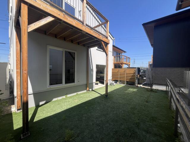 みよし市新前田１丁目の新築一戸建の庭|ひろいお庭でのびのび家族だんらんが楽しめます♪