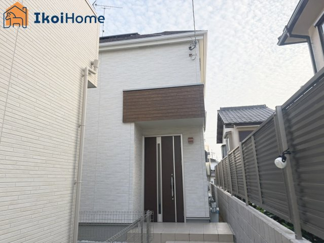 神戸市西区竜が岡５丁目　中古戸建のエントランス|物件・当店の最寄駅まで無料送迎！最短10分で指定場所へお迎えに向かいます！まずはお問い合わせください