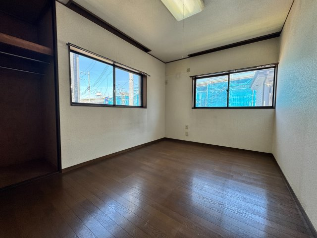 所沢市下安松中古戸建の洋室