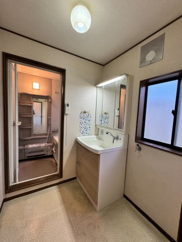 所沢市下安松中古戸建の独立洗面台