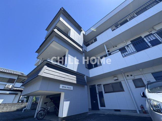 Ｗｈｉｔｅ　Ｍａｉｓｏｎのエントランス|当社、チルホームのHPもご覧ください(^^)/物件情報多数♪
