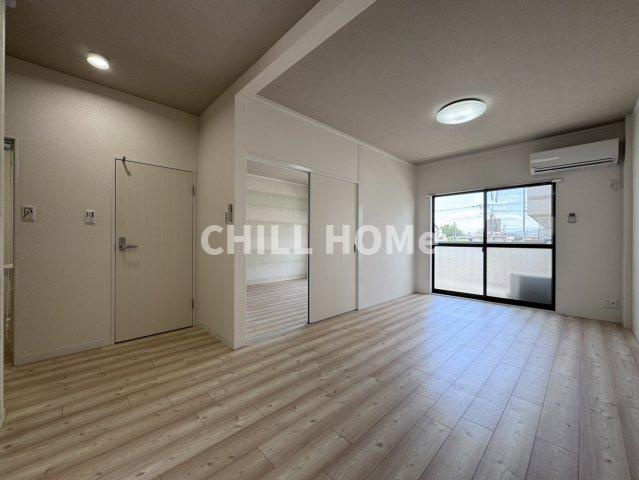 Ｗｈｉｔｅ　Ｍａｉｓｏｎの居間・リビング|当社、チルホームのHPもご覧ください(^^)/物件情報多数♪