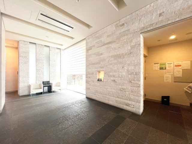 スカイクレストビュー西葛西　3階　角　部屋　リ　ノベーションのエントランス