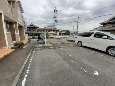 【駐車場】 | コニファーⅡ番館Ｂ | 駐車場があるので、車を買う予定の方も安心です