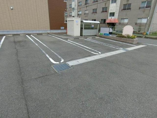 ソラーレ・ビアーヴォの駐車場
