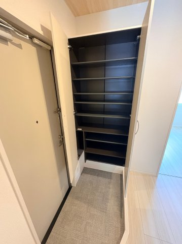 シェシレーヌの玄関
