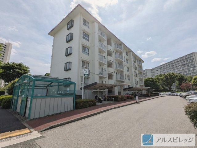 志木ニュータウン中央の森参番街弐号棟の外観|日当たり良好です