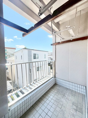 【バルコニー】 | 豊中市長興寺４丁目 | エイブルだけの嬉しいサービス、ご用意しております。詳細は、お気軽に当社までお問合せ下さいませ！