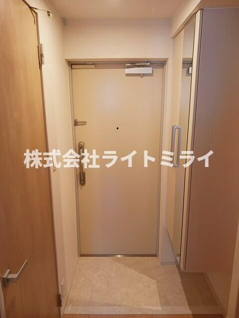 ＨＤビルの玄関| 