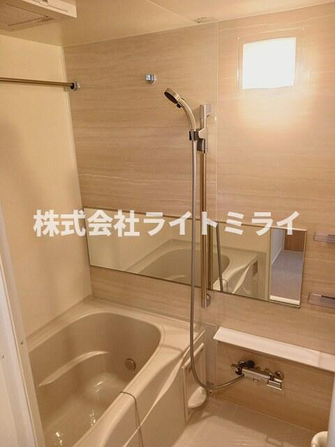 ＨＤビルの浴室| 