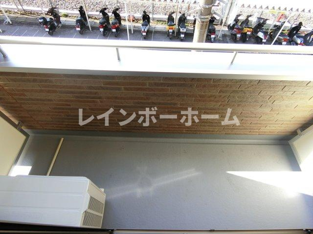 仲介手数料（賃料の1.10ヵ月）の50％OFF対象物件！のバルコニー|バルコニーからの眺めを楽しみながら食事をしませんか