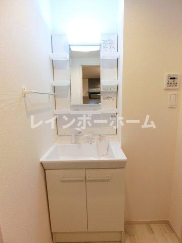 仲介手数料（賃料の1.10ヵ月）の50％OFF対象物件！の洗面所|使いやすい洗面所です