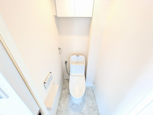 高尾スカイハイツのトイレ|～新規交換済、暖房温水洗浄機能付きトイレ　冬場は特に嬉しい機能ですね～