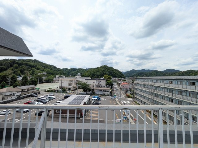 高尾スカイハイツの展望|～眺望・陽当たり共に良好です～