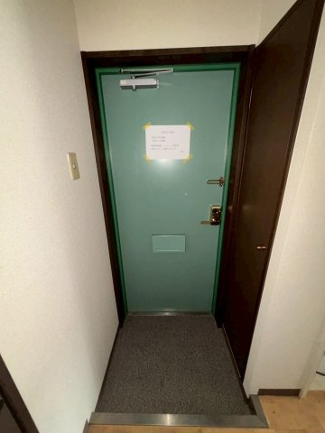 フェスタ天神橋　仲介手数料無料の玄関