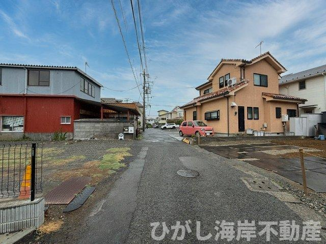 平塚市諏訪町　新築戸建の前面道路含む現地写真|5月28日撮影　建築中　現地外観