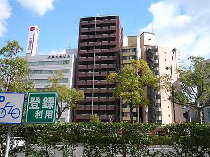 ウイング駅前大通り中央の外観
