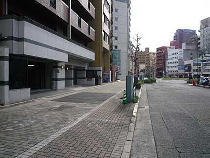 ウイング駅前大通り中央の周辺
