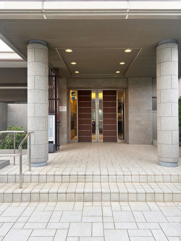 千鳥町アーバンドエルのエントランス