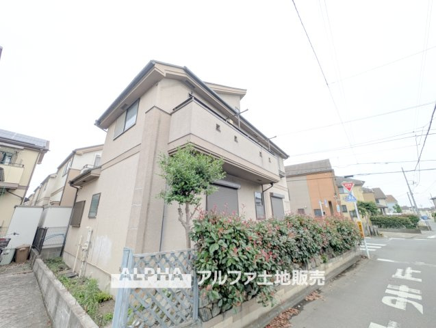 武蔵村山市学園１丁目の中古一戸建の外観|【A warm space】◆心がほどける場所◆
ゆとりある空間が、日常に静かな余白をつくる住まい。人を迎えることが自然になり、暮らしのリズムも穏やかに整っていく。