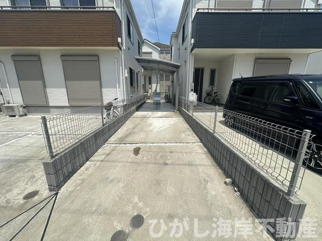 茅ヶ崎市甘沼　中古戸建の前面道路含む現地写真|駐車スペース
