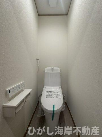 茅ヶ崎市甘沼　中古戸建のトイレ|新規リフォーム完了！　洗浄機能付きお手洗い