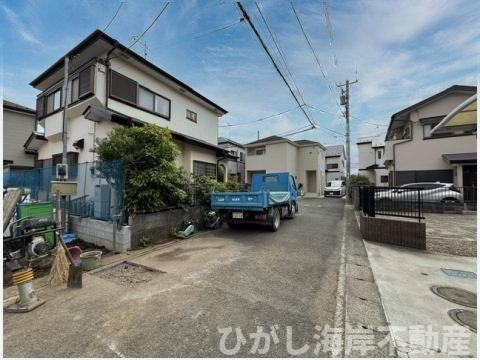 茅ヶ崎市香川5丁目　新築戸建　の前面道路含む現地写真|6月5日撮影　建築中　現地外観