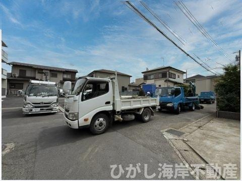 茅ヶ崎市香川5丁目　新築戸建　の前面道路含む現地写真|6月5日撮影　建築中　現地外観