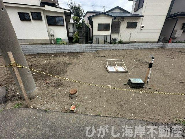 茅ヶ崎市中海岸　新築戸建　全３棟の駐車場|5月29日撮影　建築前　現地外観