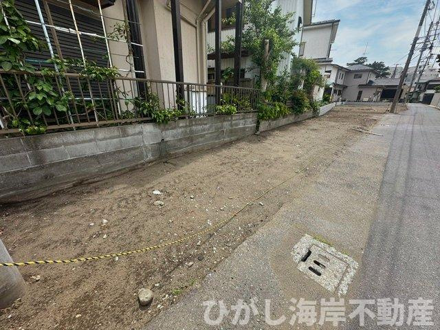 茅ヶ崎市中海岸　新築戸建　全３棟の駐車場|5月29日撮影　建築前　現地外観