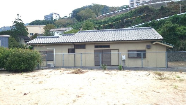 南立石の庭