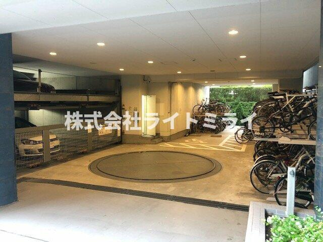 プラウドフラット隅田リバーサイドの駐車場| 