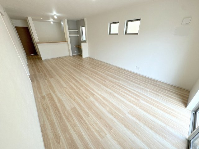 【居間・リビング】 | 川越市稲荷町　新築一戸建住宅　全2棟　（ふじみ野店） | 20.25帖の広々としたLDKになります。