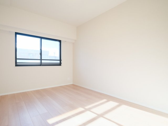 アスコットパーク日本橋小伝馬町の洋室|アスコットパーク日本橋小伝馬町：約６．５帖の洋室にはウォークインクローゼット・窓が付いております１