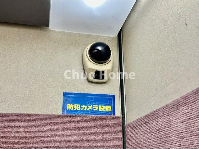 東和ファイナンスの防犯設備|【防犯カメラ】何かあった時の大事な証拠になることももちろんなりますが、防犯というくらいですので大事なのは防犯カメラがあることによって抑止力につながることですよね。