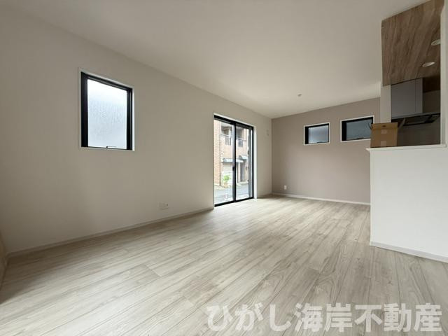 平塚市平塚2丁目  　新築戸建　全２棟の居間・リビング|16.6帖　LDK
