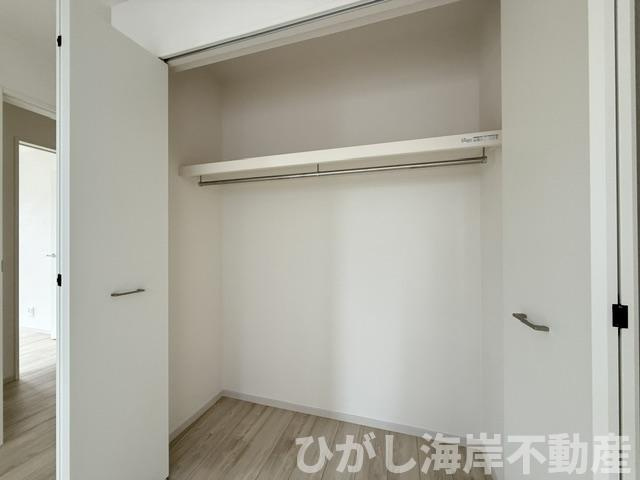 平塚市平塚2丁目  　新築戸建　全２棟の収納|各居室　収納スペース付き