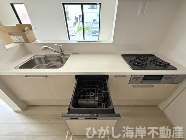 平塚市平塚2丁目  　新築戸建　全２棟のキッチン|食洗器付きシステムキッチン