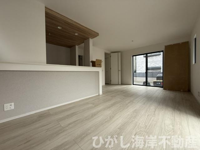 平塚市平塚2丁目  　新築戸建　全２棟の居間・リビング|16.6帖　LDK