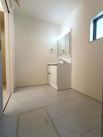 北葛飾郡松伏町松伏　松伏　新築戸建　全9棟の洗面所|ゆったりとスペースのある洗面所