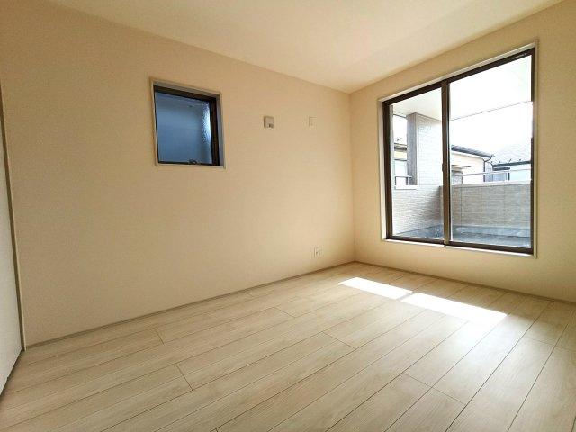 北葛飾郡松伏町松伏　松伏　新築戸建　全9棟の洋室|明るい洋室です