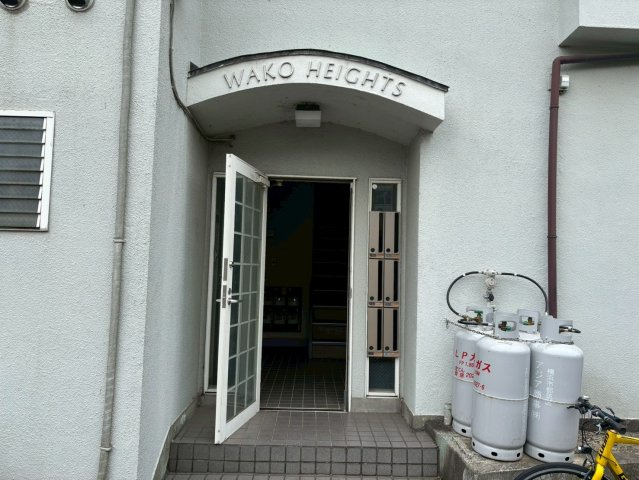 世田谷区鎌田　一棟アパートの玄関