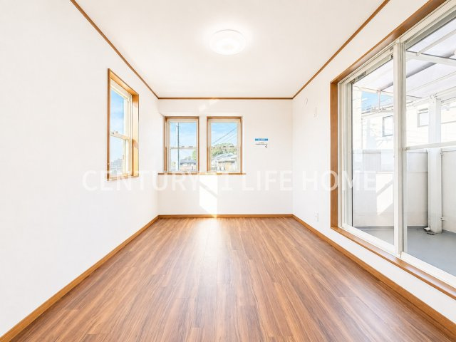 【洋室】 | ＪＲ横浜線「鴨居」中古戸建 | 使い勝手のいい洋室です