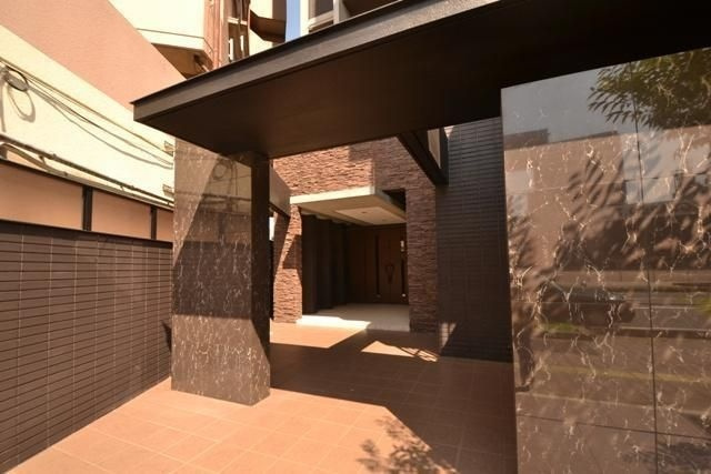 THE SQUARE・Suite Residenceのエントランス
