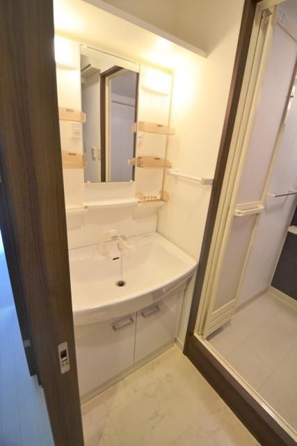 THE SQUARE・Suite Residenceの洗面所